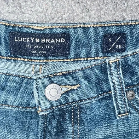NWT Lucky Brand The Cut Off Distressed Jean Shorts Size 6/28 - Picture 6 of 9